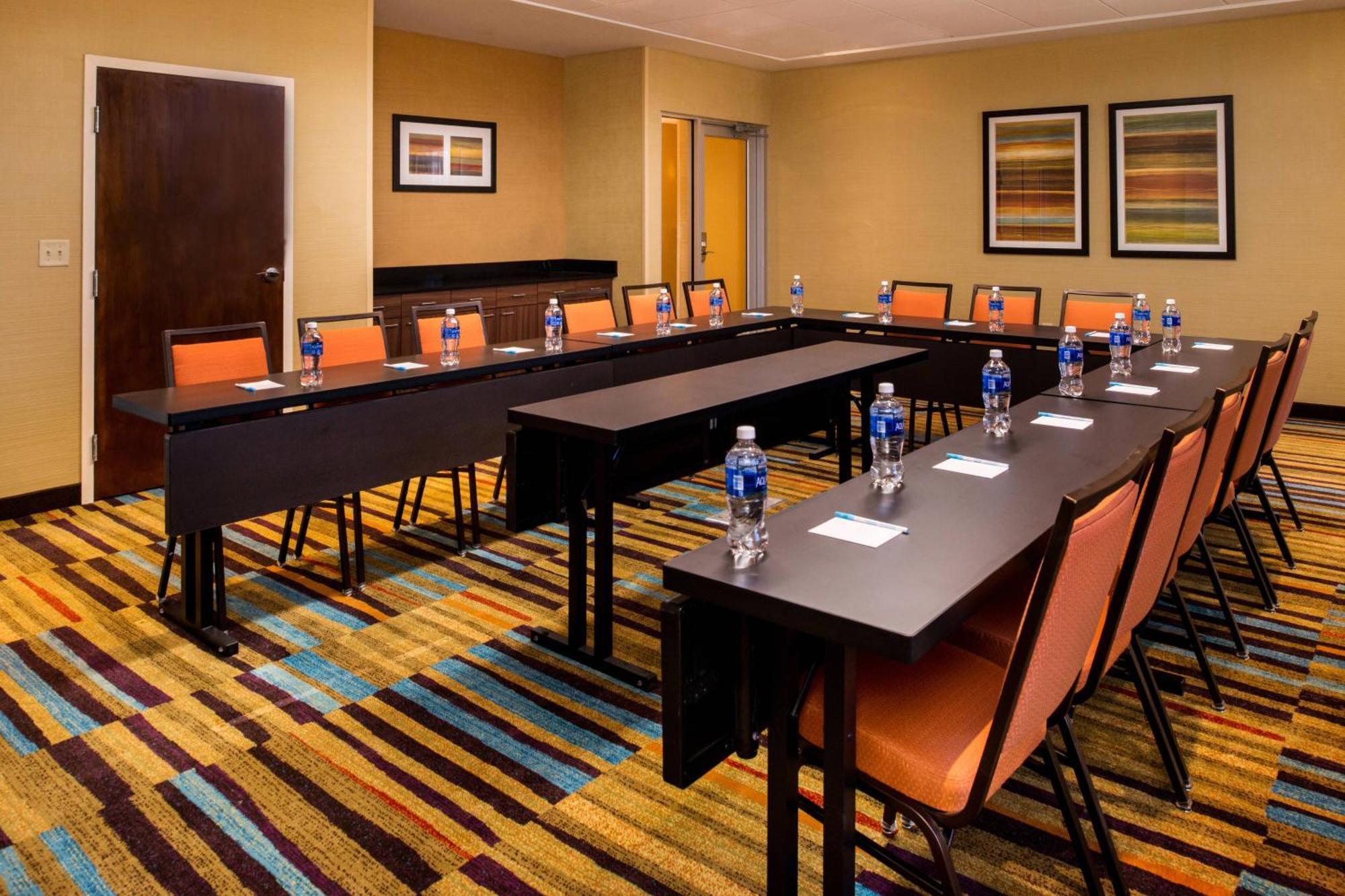 Fairfield Inn & Suites By Marriott Akron Stow Bagian luar foto
